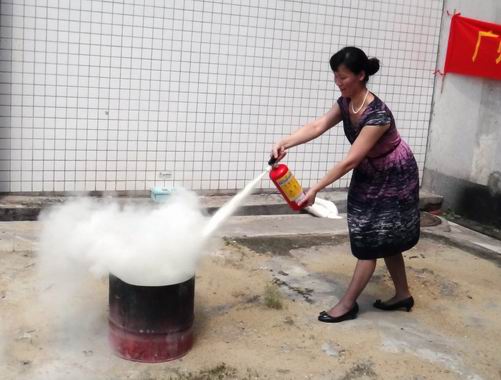 关爱生命，，，，，共保平安——J9国际站总厂质量治理部举行消防清静疏散演练-党团文化-J9国际站