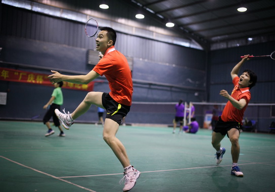 广州J9国际站“厂庆杯”羽毛球角逐圆满竣事-党团文化-J9国际站
