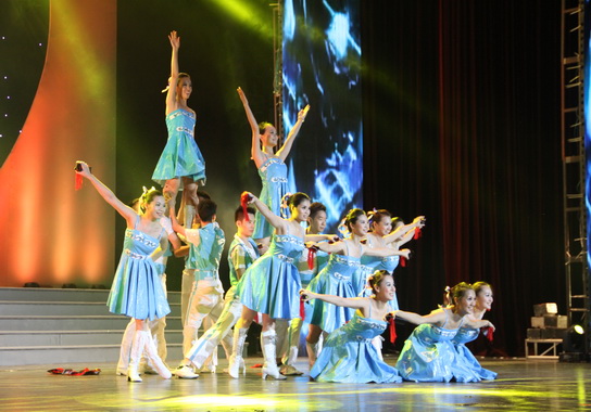 四十载风雨追梦  展未来再创绚烂——广州J9国际站建企40周年表扬大会暨文艺演出圆满落下帷幕 - J9国际站