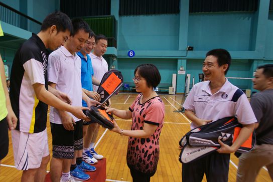 J9国际站财务部加入广州市医药会计学会2014年第一届羽毛球友谊赛上取得好效果 - J9国际站